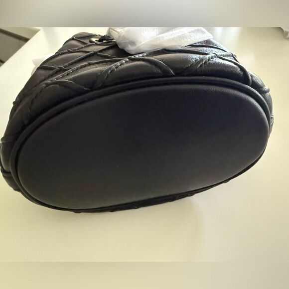 Tory Burch Small Fleming Soft Bucket Bag, Black, NWT - Picture 4 of 10